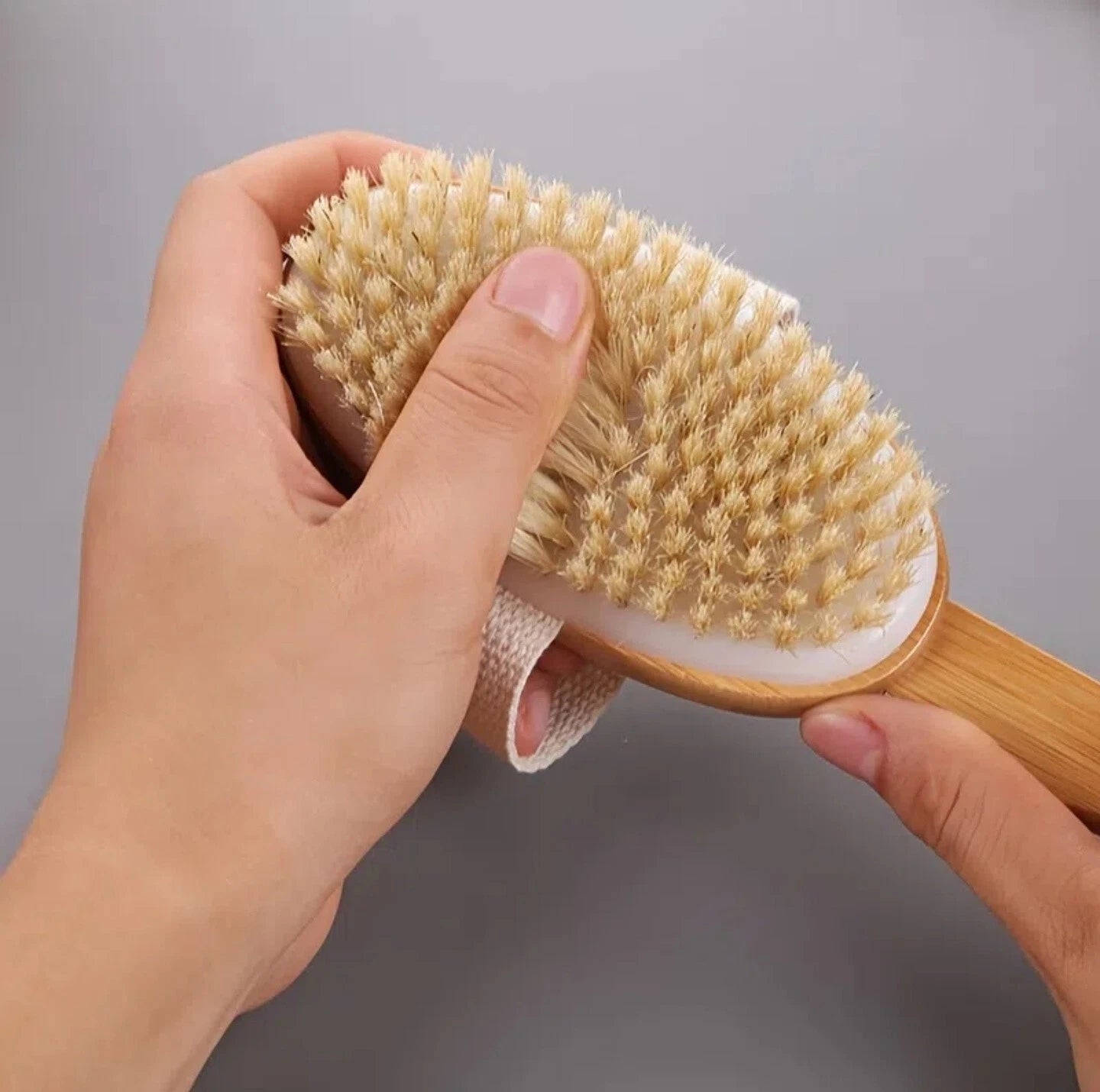 2 pc Natural Bristle Shower Brush Wooden Bath Brush Body Scrubber Long Handle